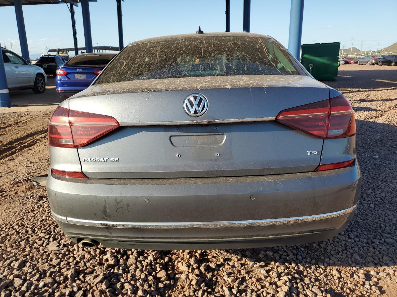 2017 VOLKSWAGEN Passat