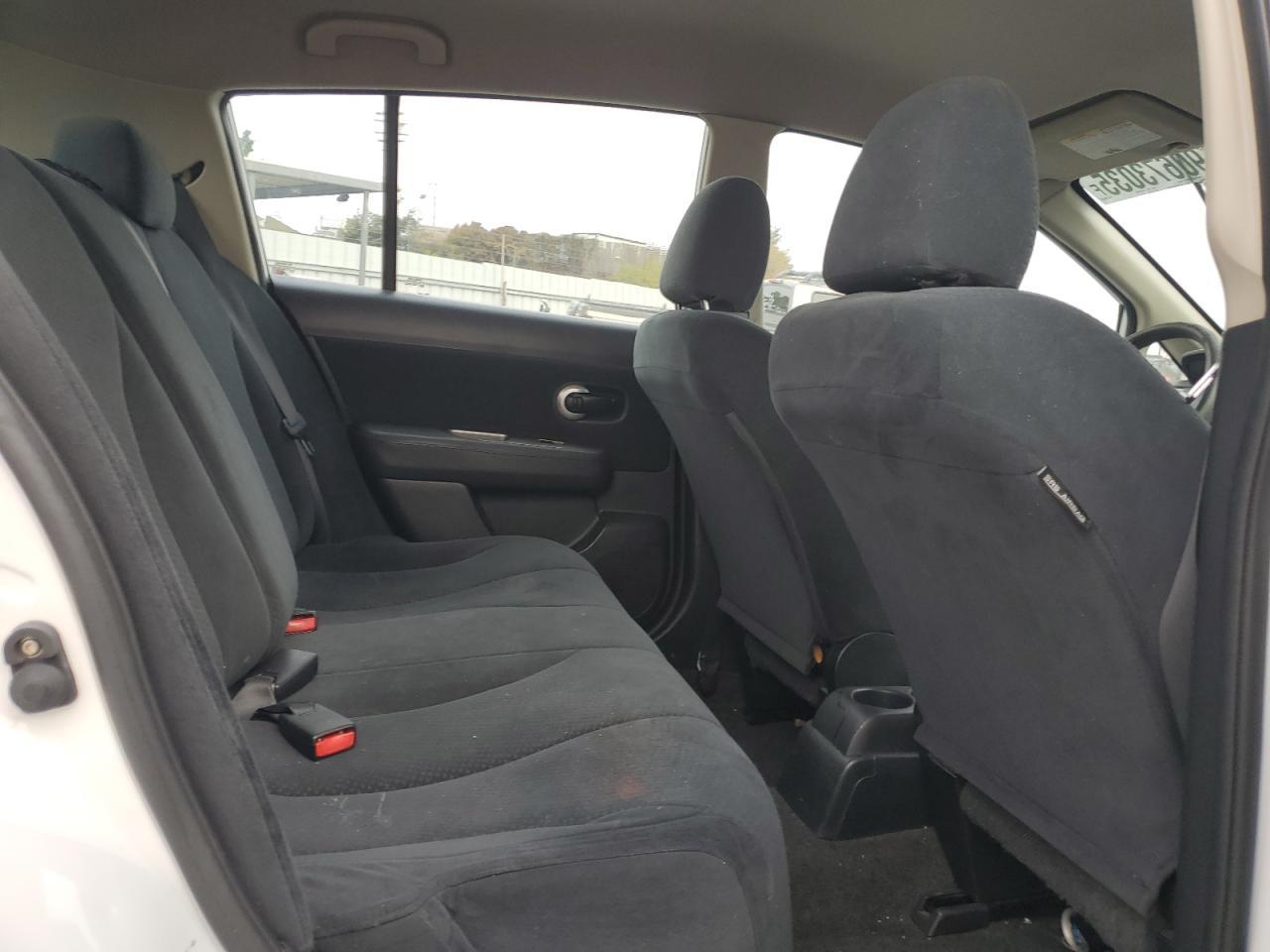 2010 NISSAN VERSA