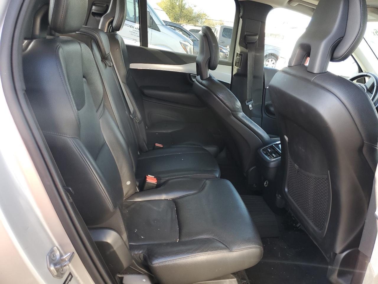 2016 VOLVO XC90