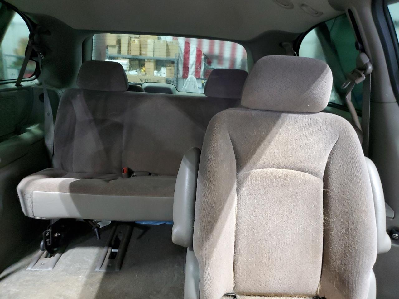 2003 CHRYSLER Town & Country