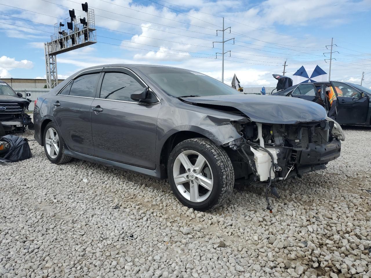 2014 TOYOTA CAMRY