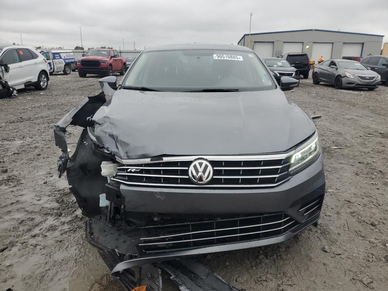 2017 VOLKSWAGEN Passat