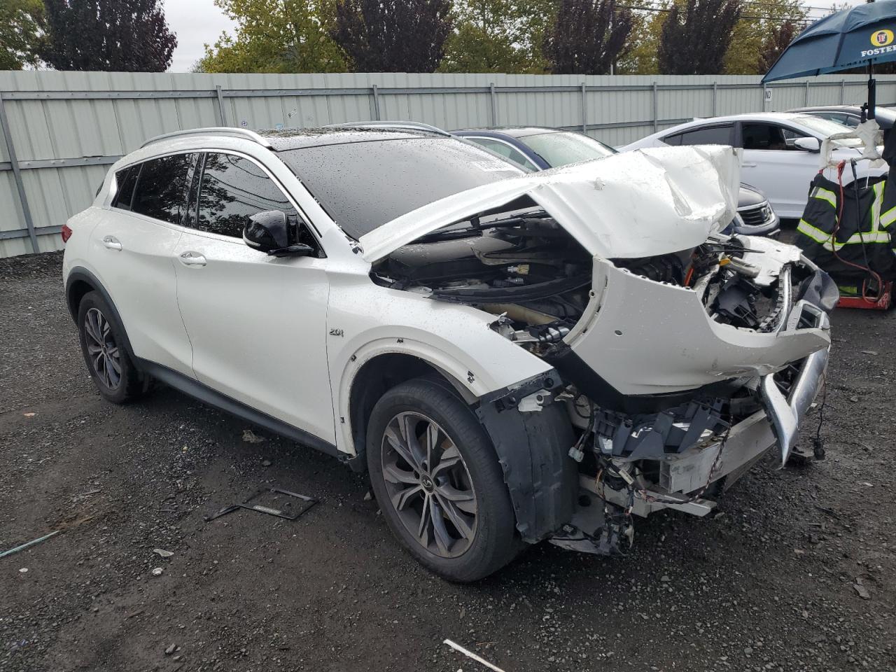 2017 INFINITI QX30