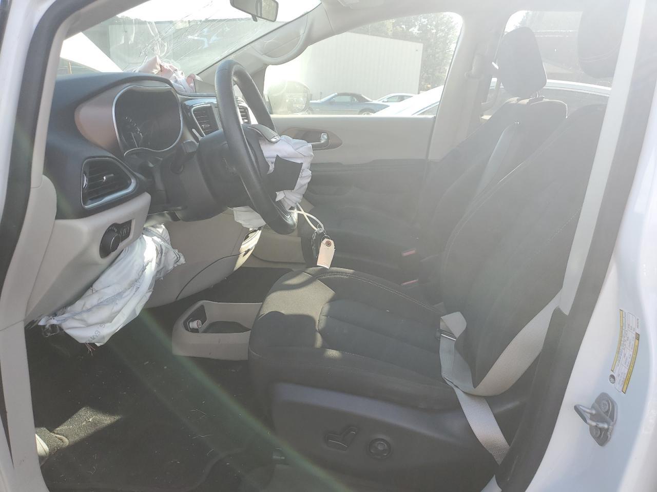 2020 CHRYSLER Voyager