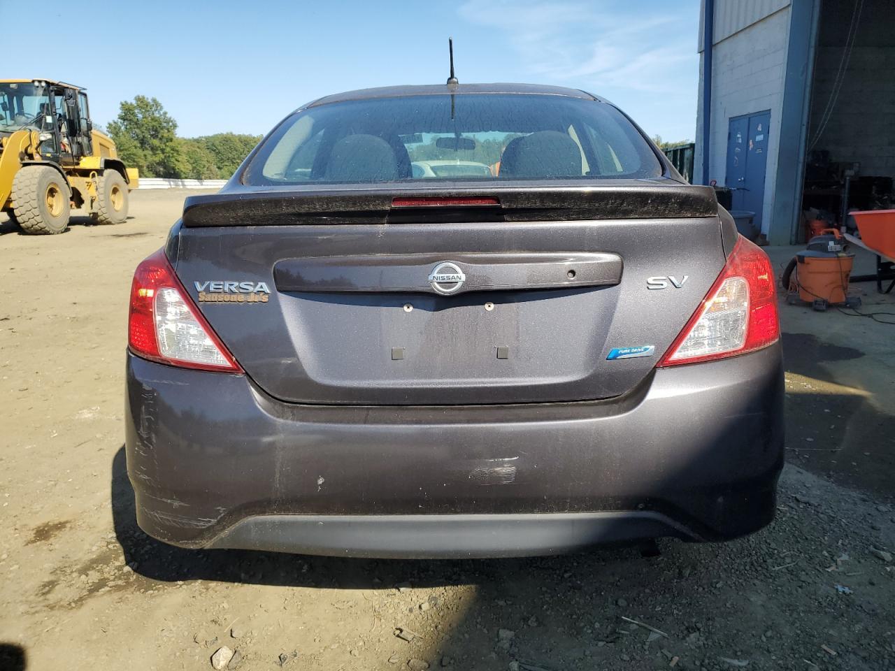 2015 NISSAN VERSA