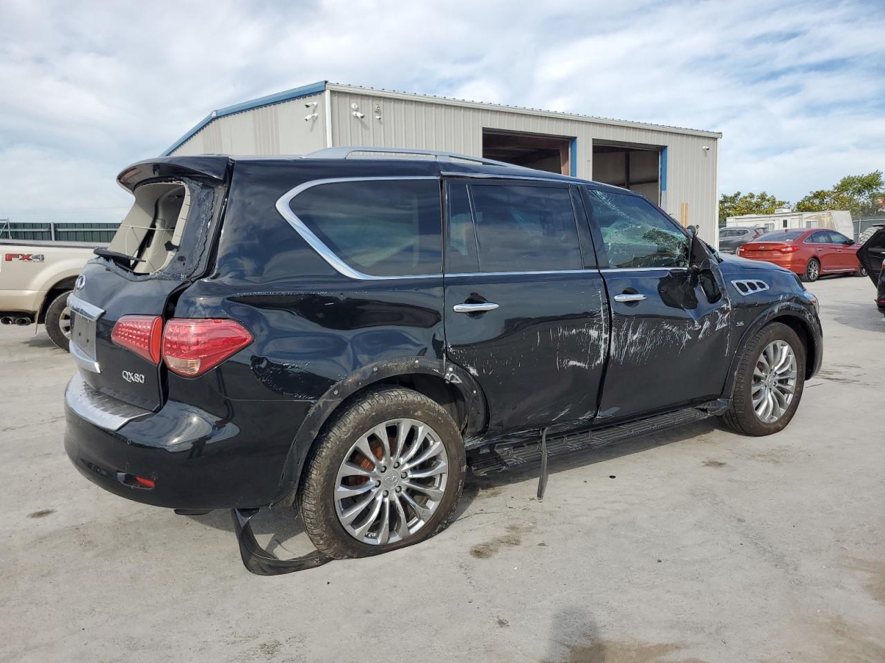 2016 INFINITI QX80