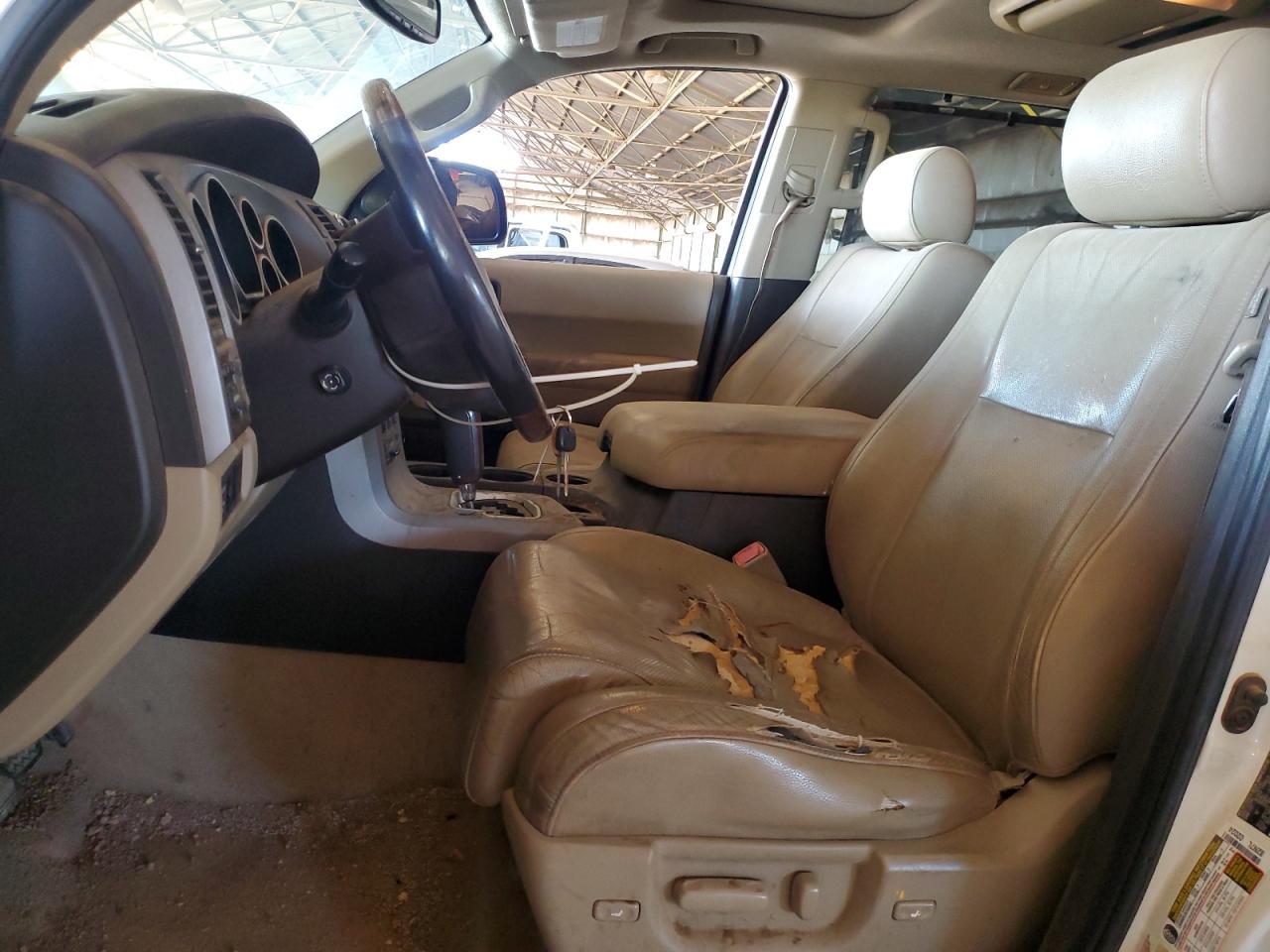 2010 TOYOTA Sequoia