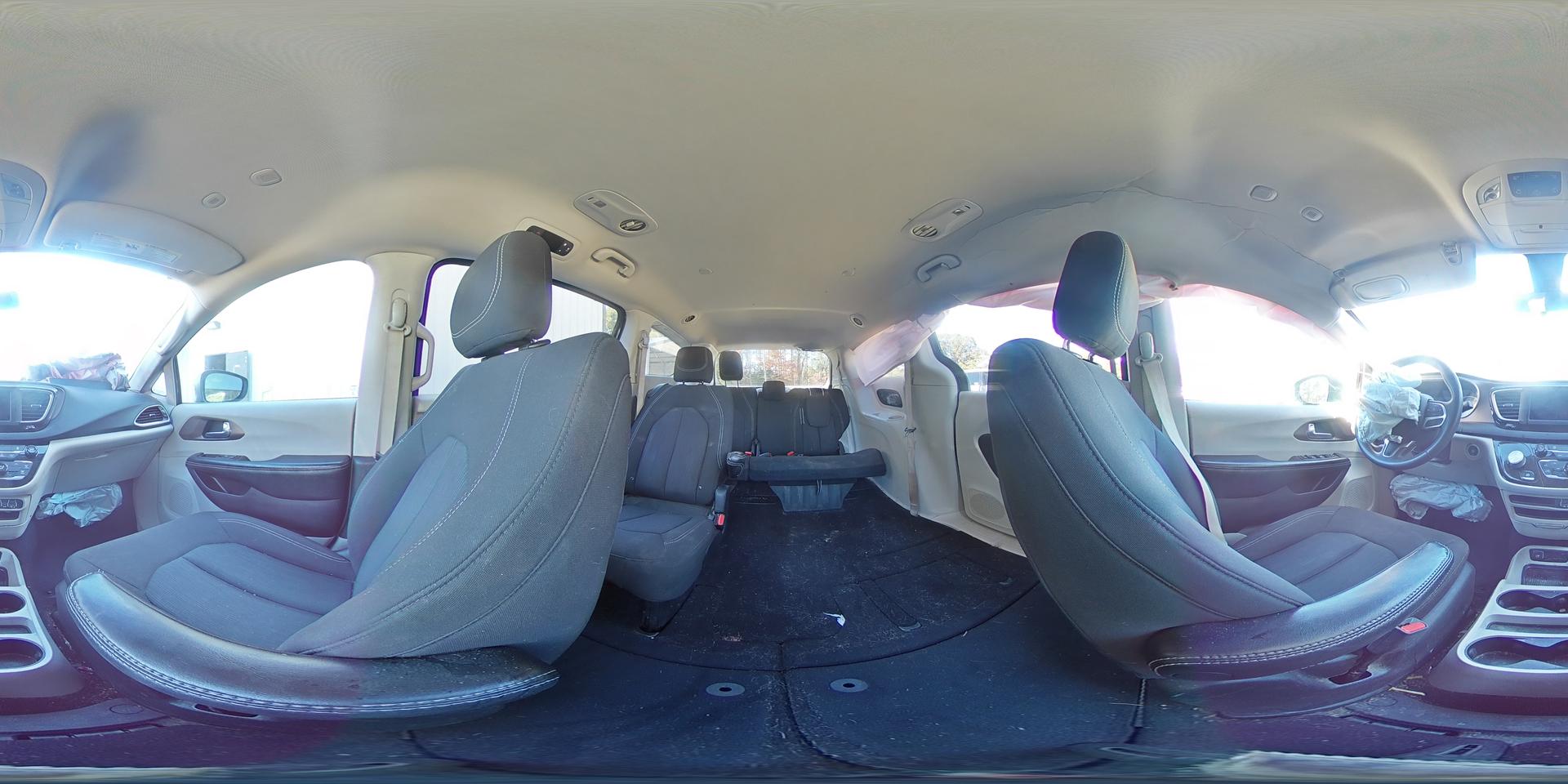 2022 CHRYSLER Voyager