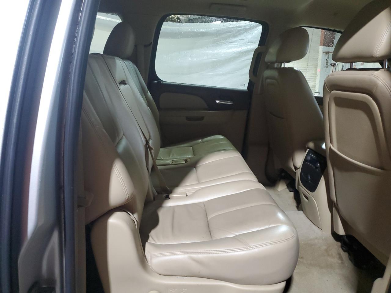 2012 CHEVROLET Suburban