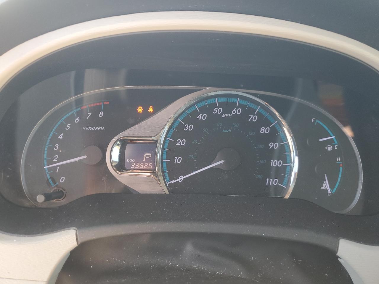 2011 TOYOTA SIENNA