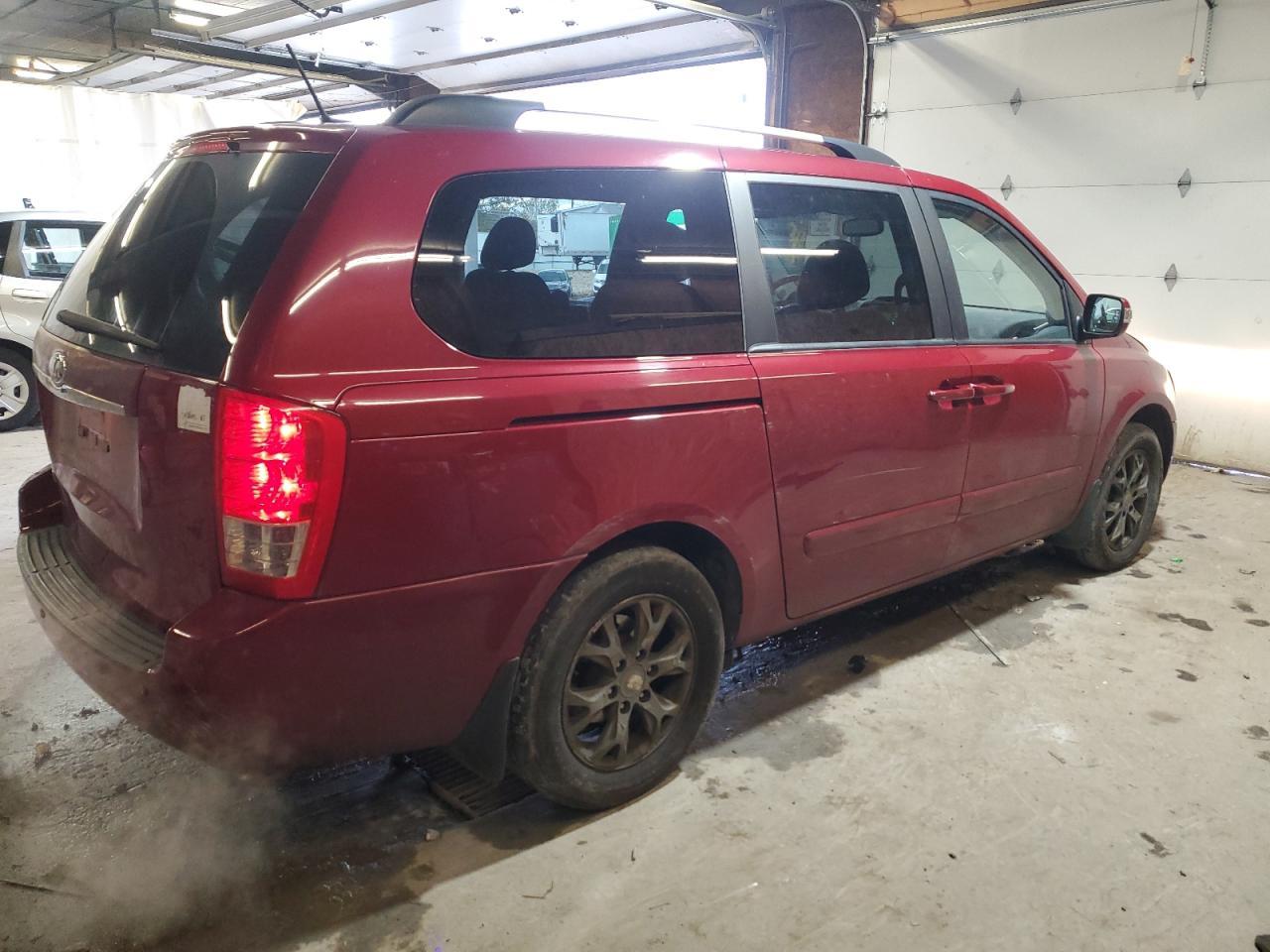 2014 KIA SEDONA