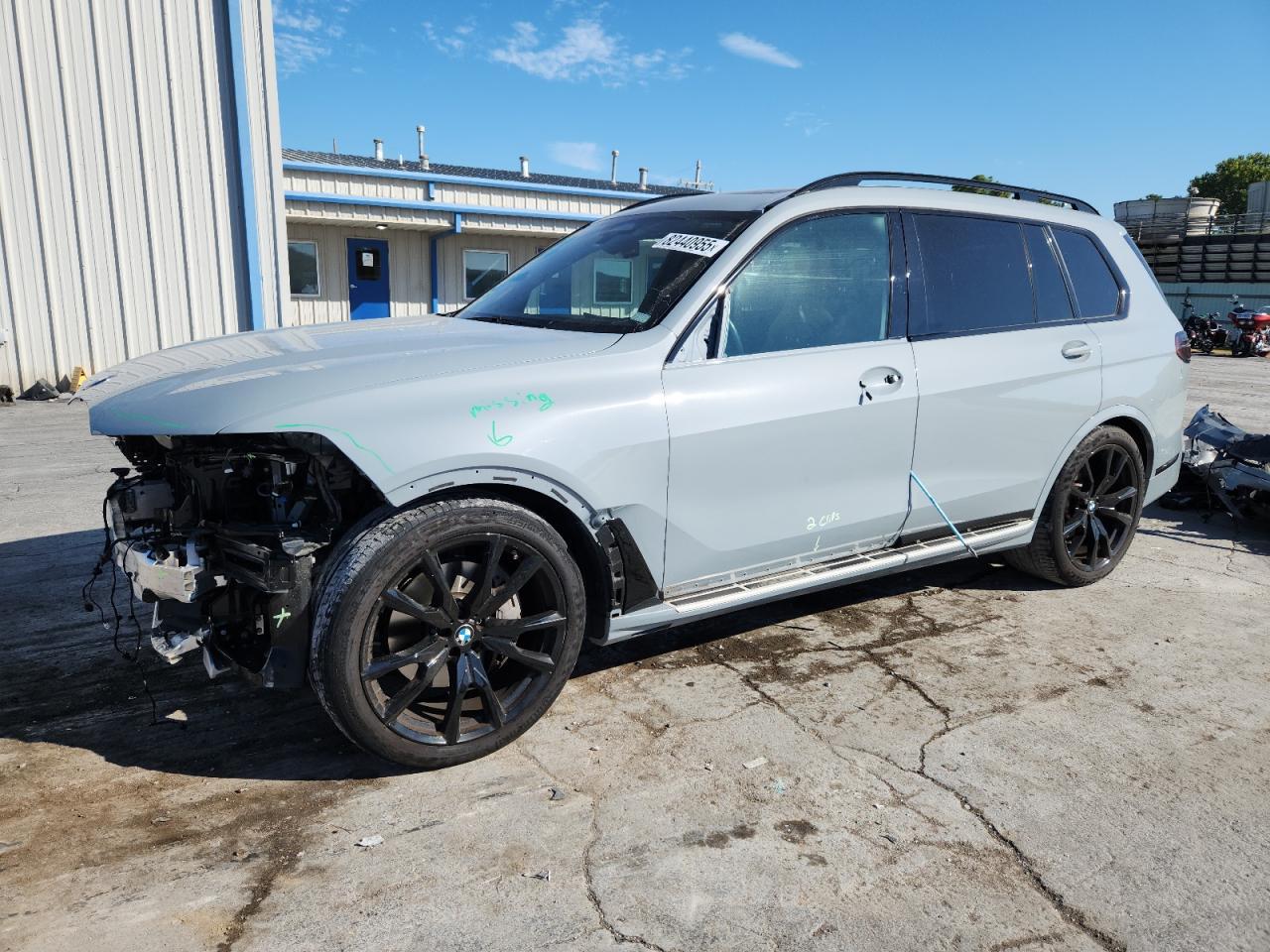 2023 BMW X7