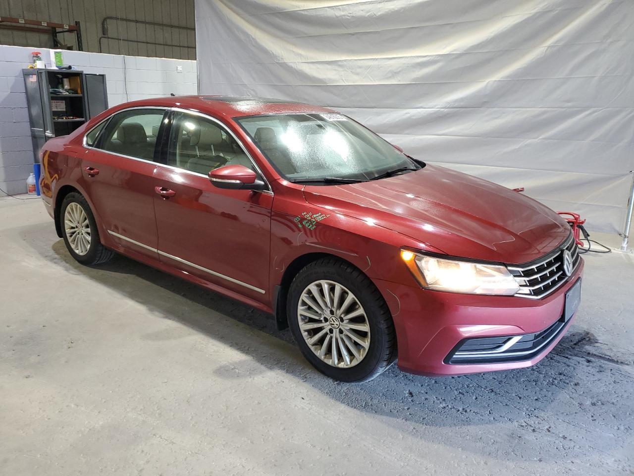 2017 VOLKSWAGEN Passat