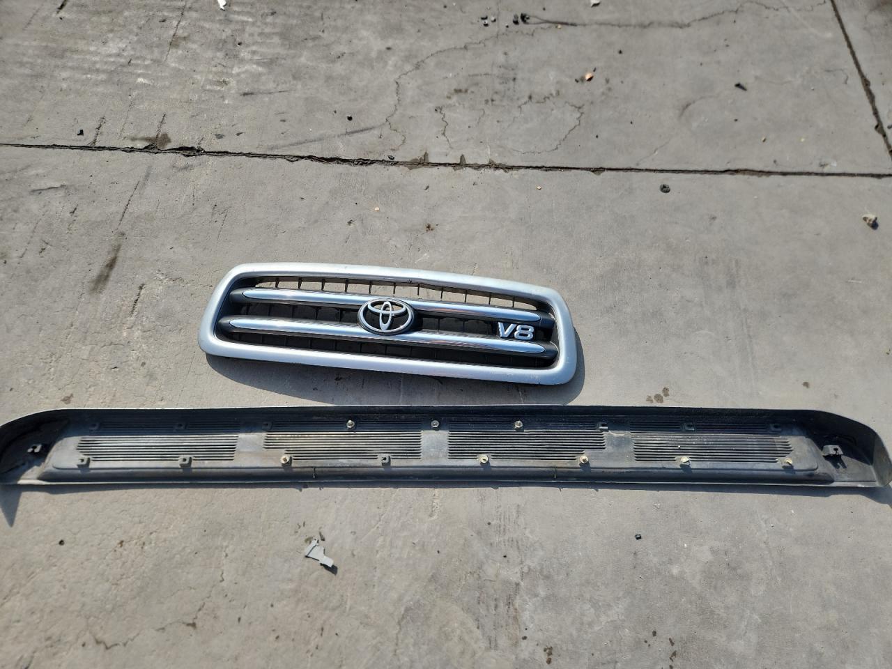 2003 TOYOTA Sequoia