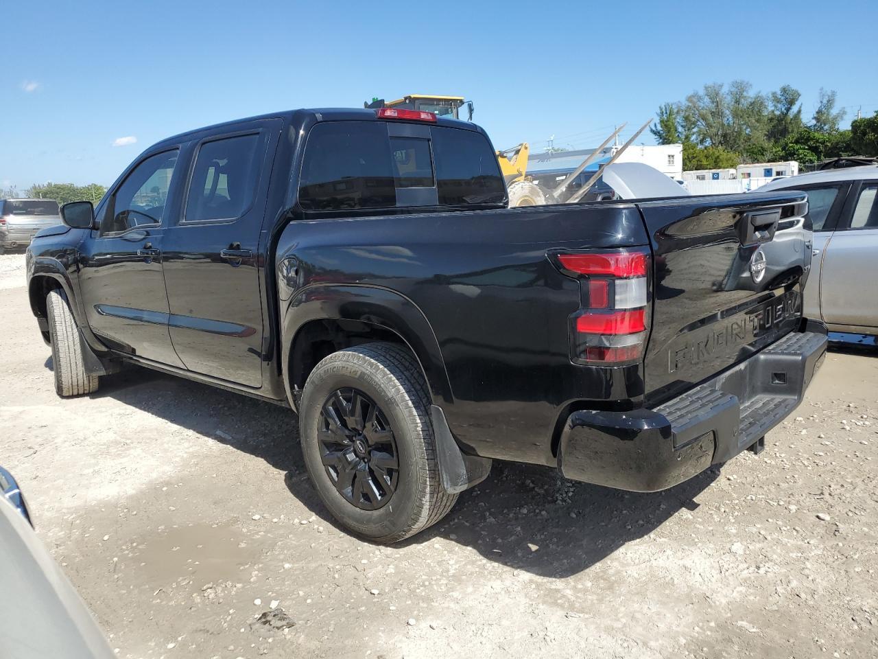 2023 NISSAN Frontier