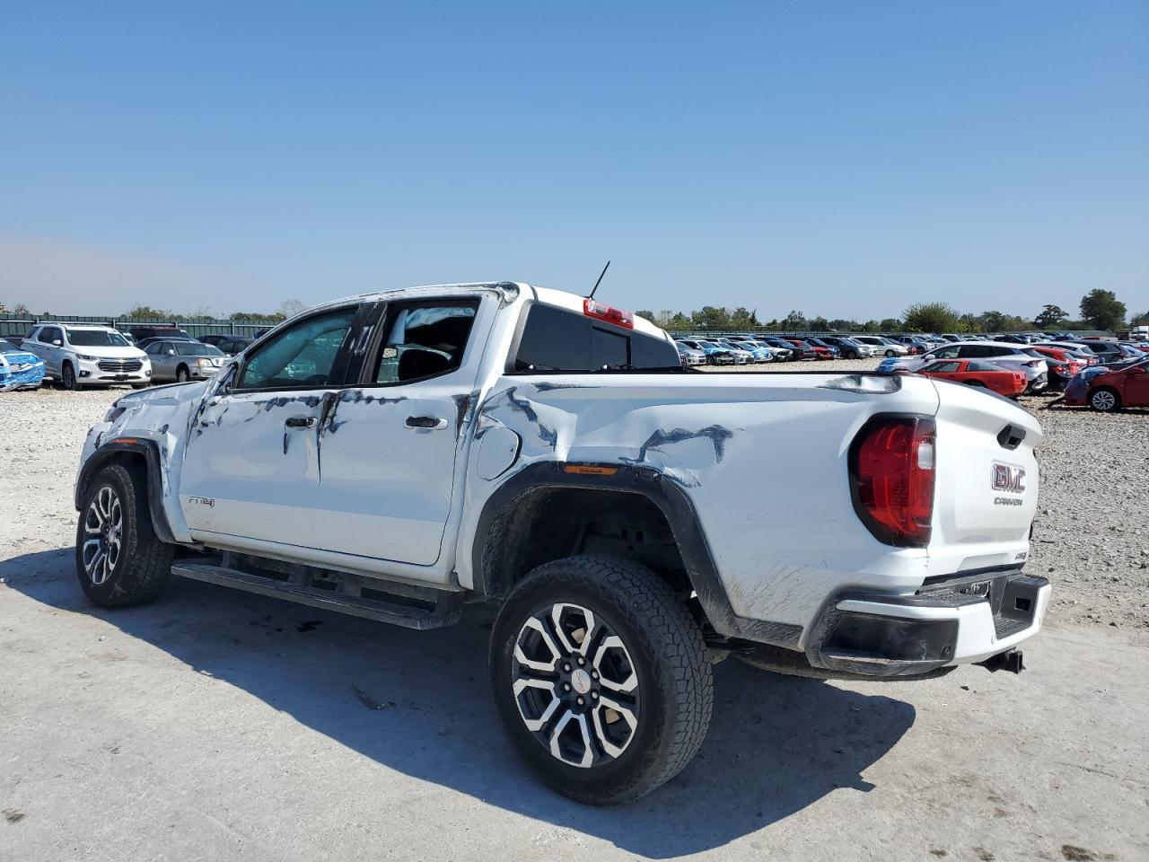 2024 GMC CANYON