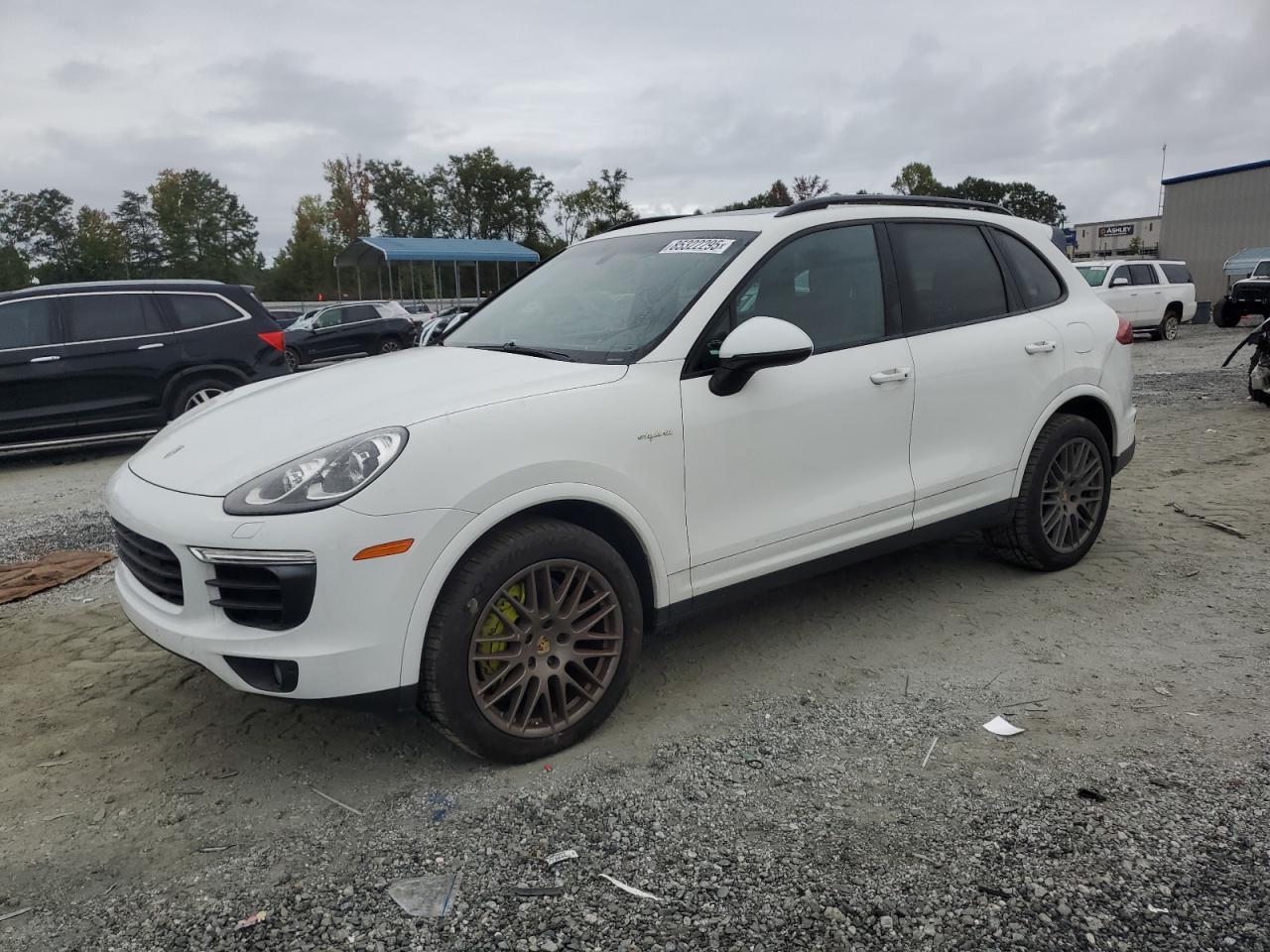 2017 PORSCHE CAYENNE