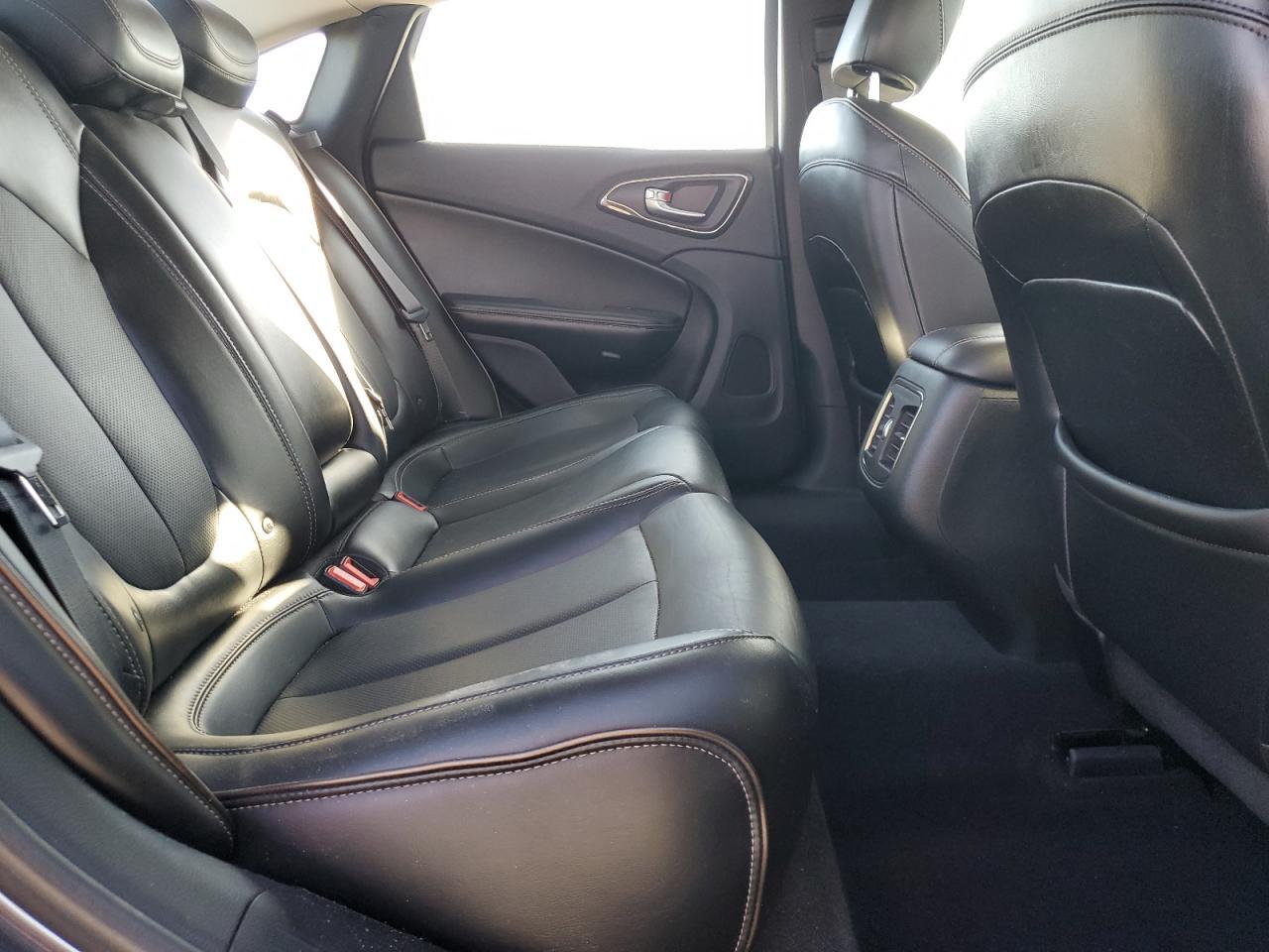 2015 CHRYSLER 200