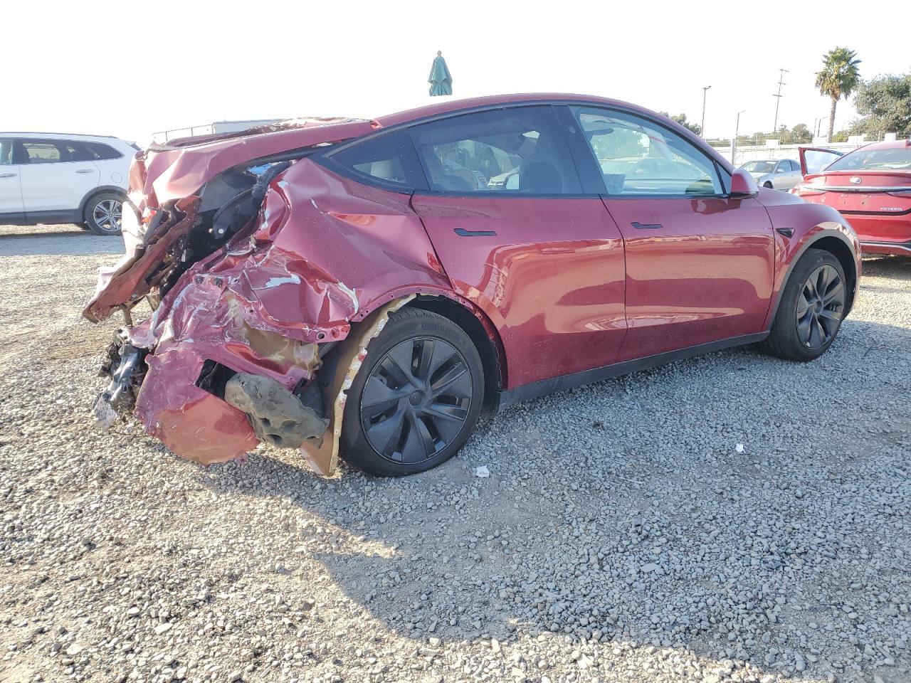 2025 TESLA MODEL Y