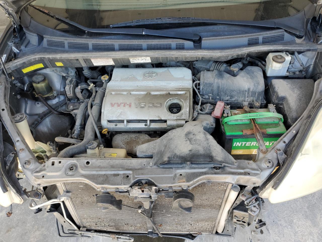 2004 TOYOTA SIENNA