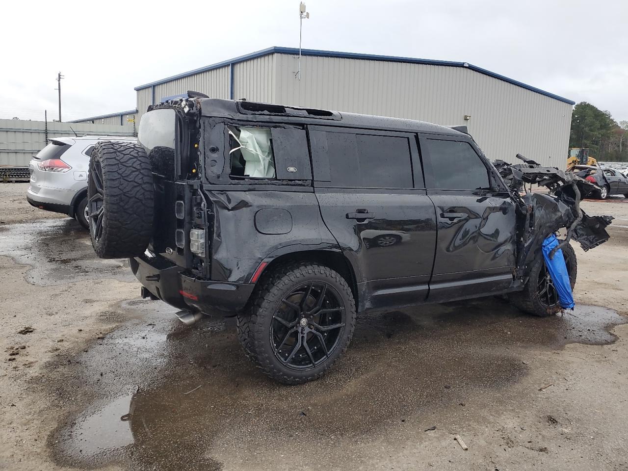 2022 LAND ROVER Defender