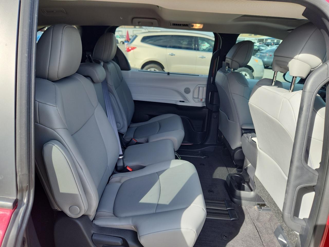 2025 TOYOTA SIENNA