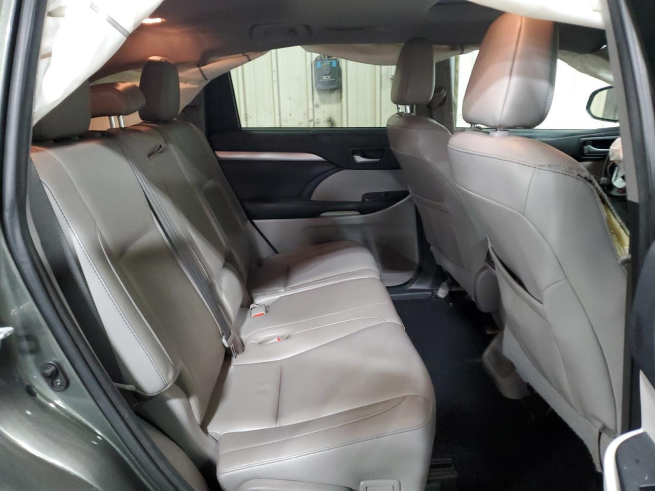 2016 TOYOTA HIGHLANDER