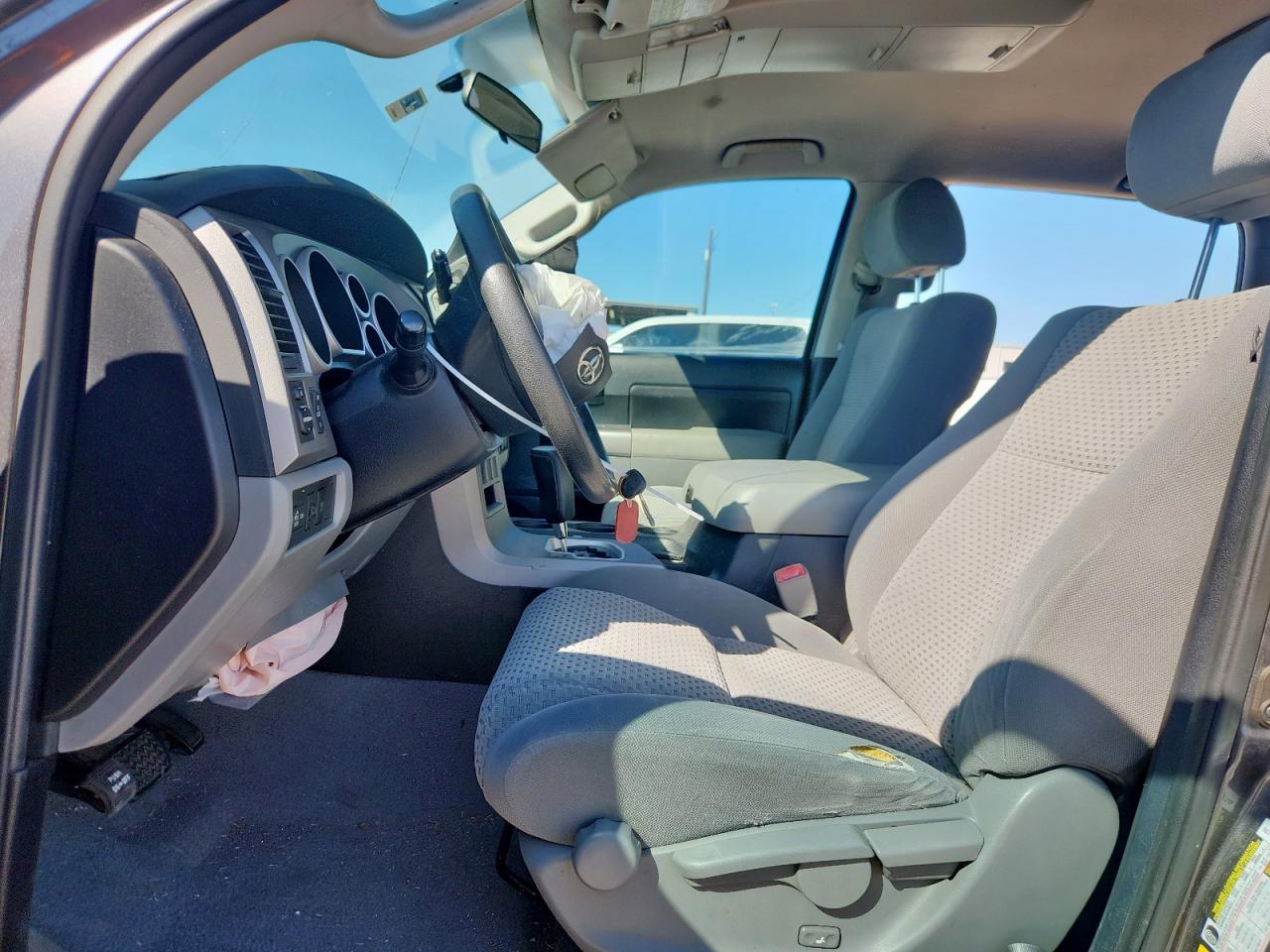 2011 TOYOTA TUNDRA