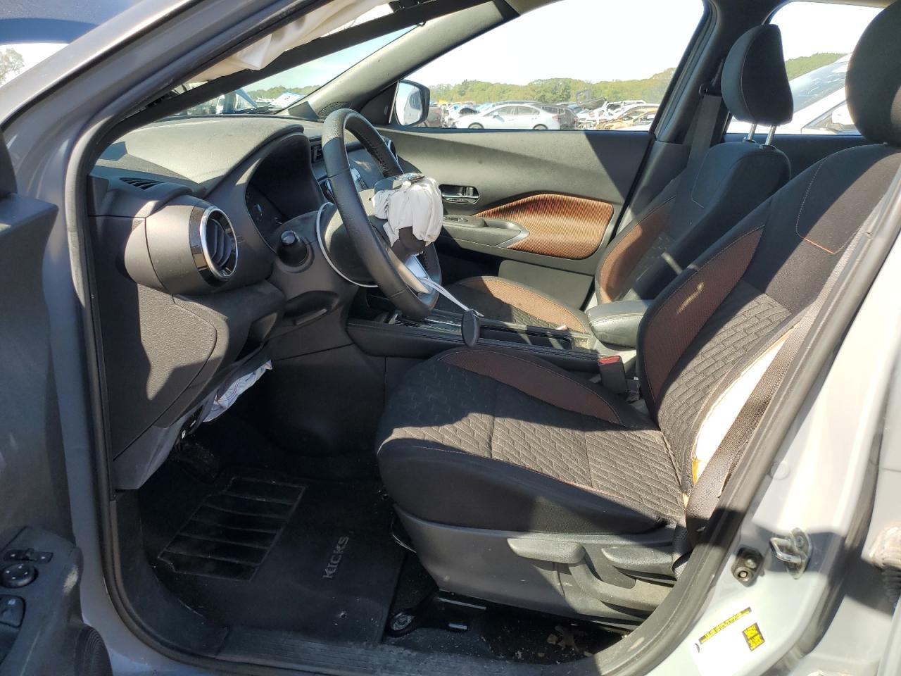 2021 NISSAN KICKS