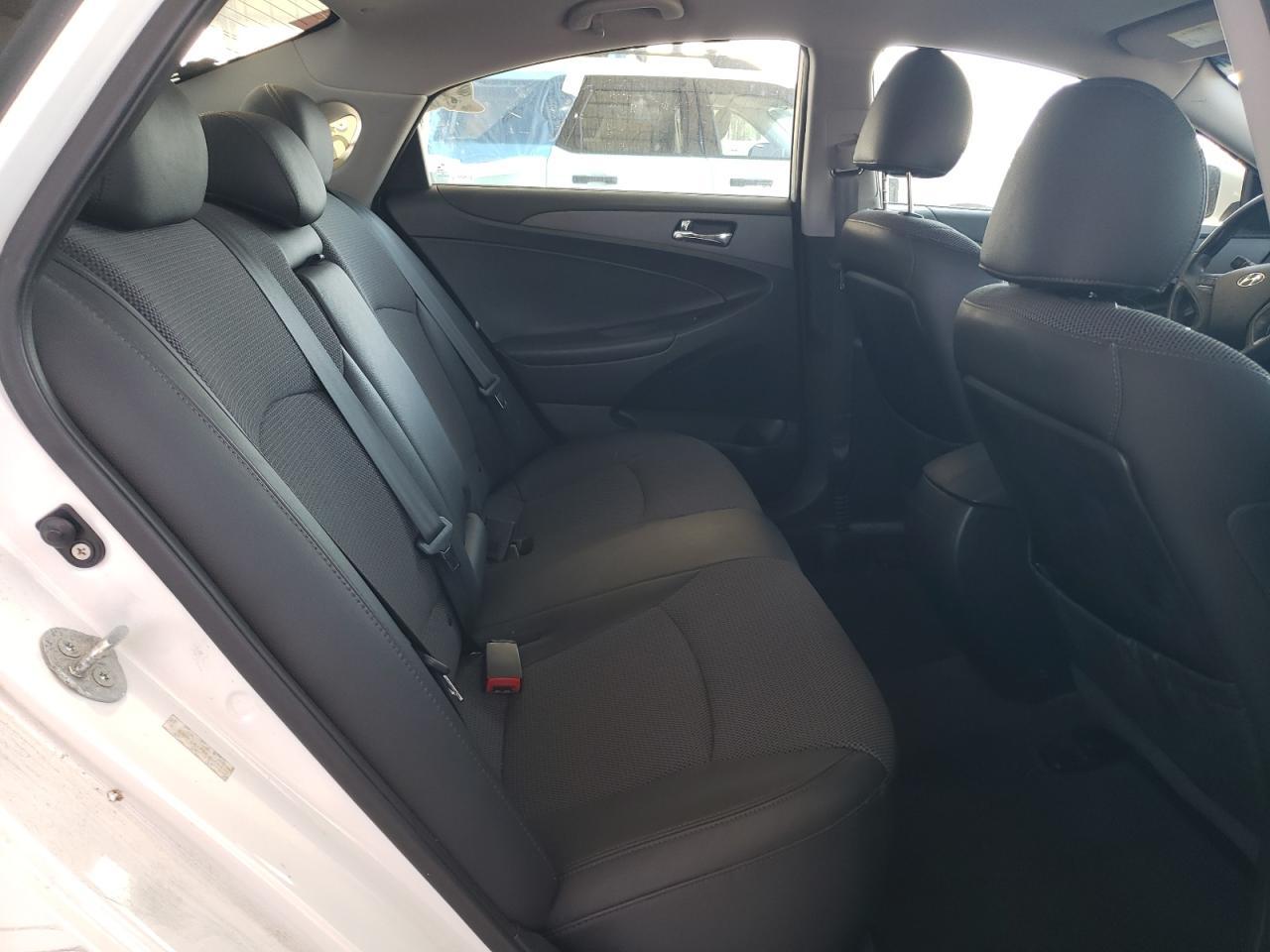 2011 HYUNDAI SONATA