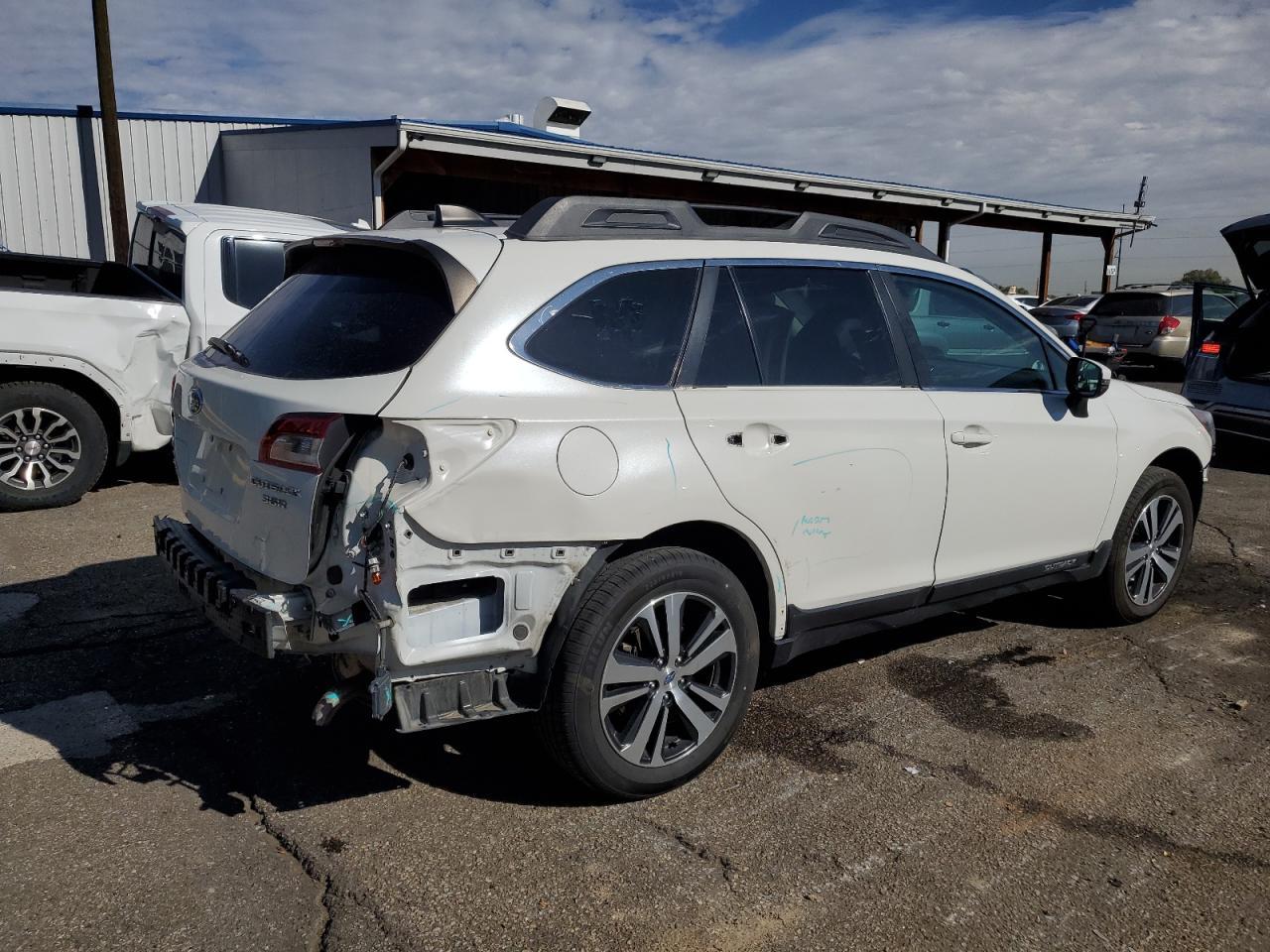 2019 SUBARU Outback