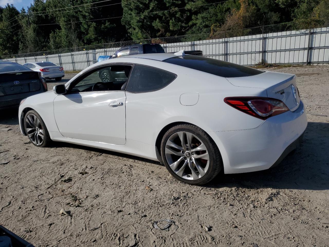 2016 HYUNDAI GENESIS