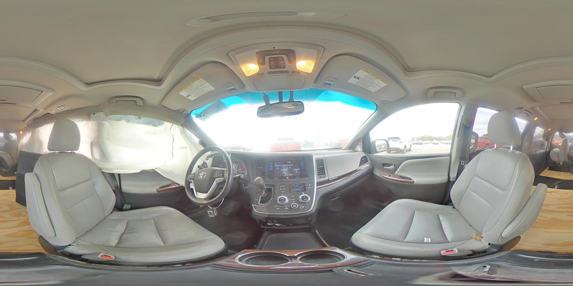 2015 TOYOTA SIENNA