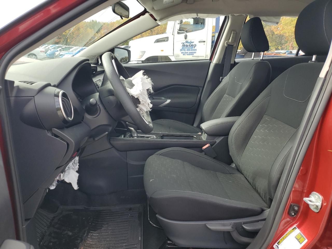 2024 NISSAN KICKS
