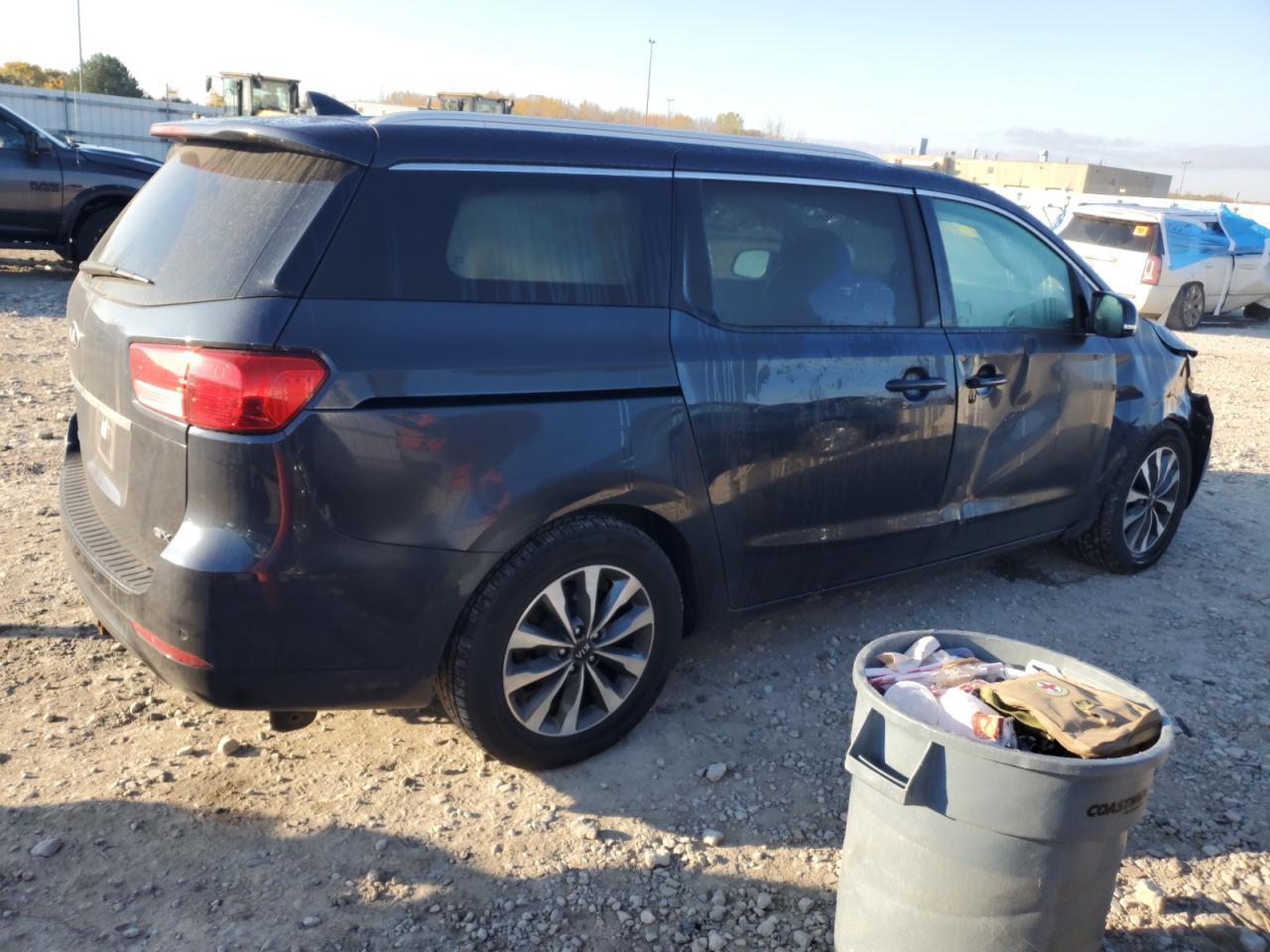 2015 KIA SEDONA