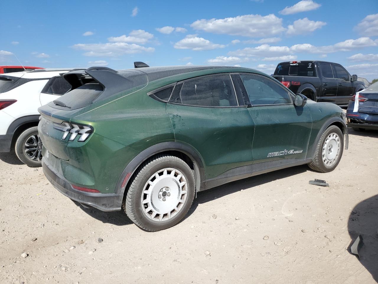 2024 FORD Mustang Mach-E