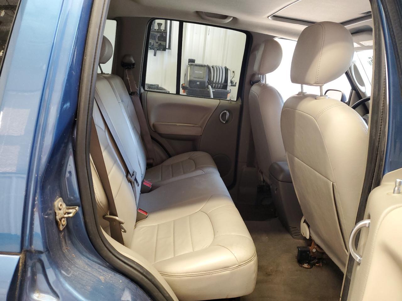 2004 JEEP Liberty