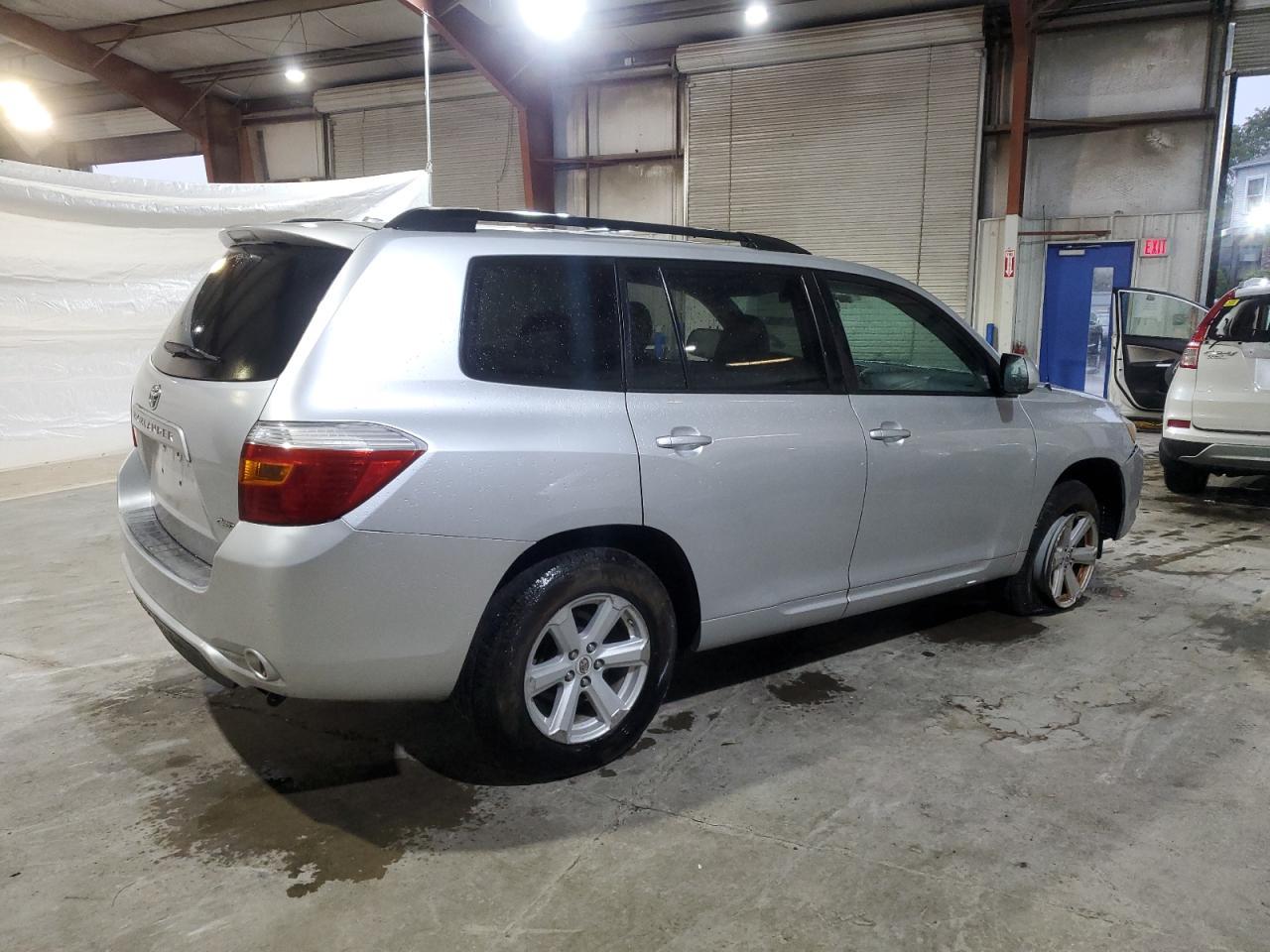 2010 TOYOTA HIGHLANDER