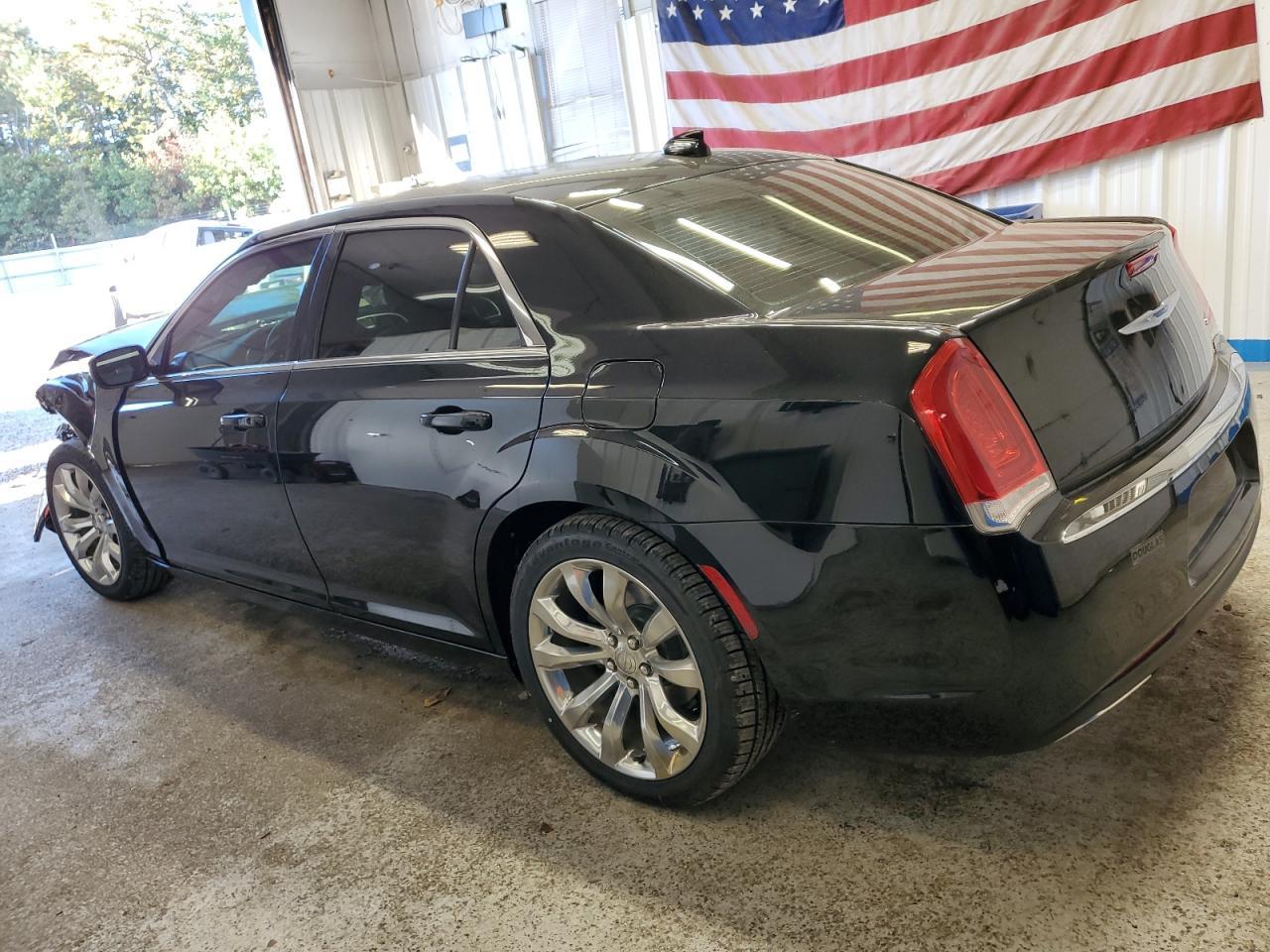 2019 CHRYSLER 300