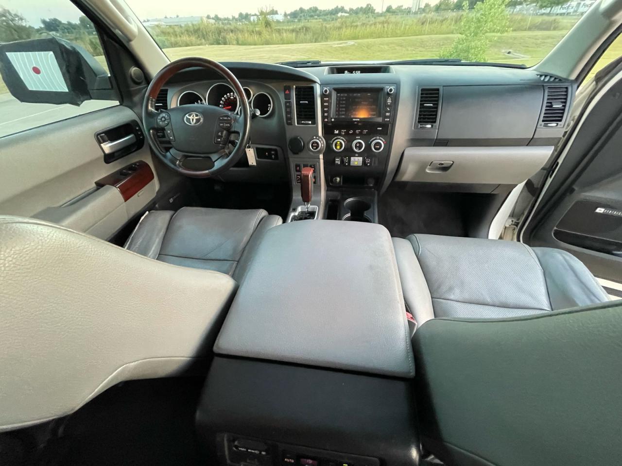 2013 TOYOTA Sequoia