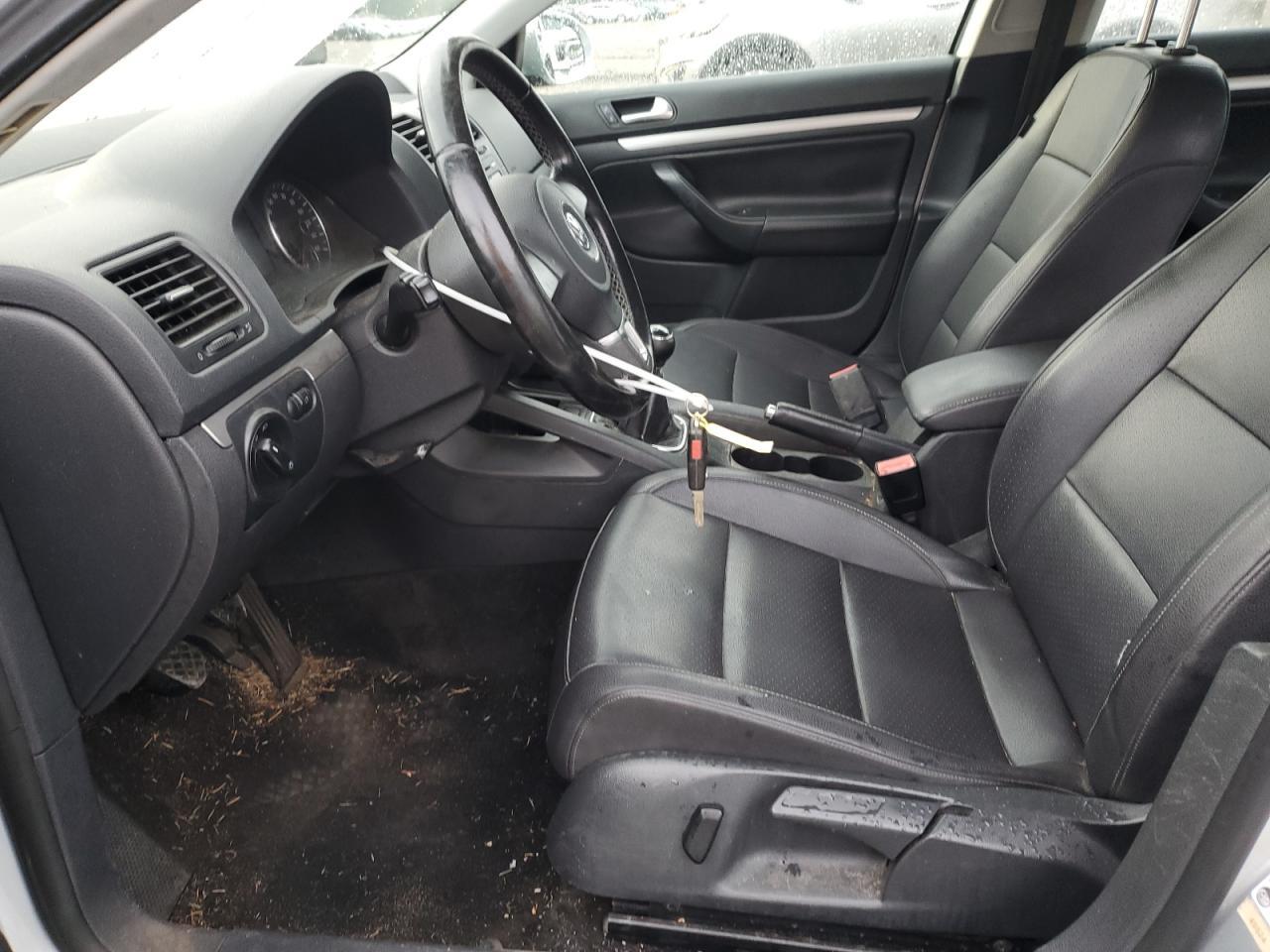 2010 VOLKSWAGEN JETTA