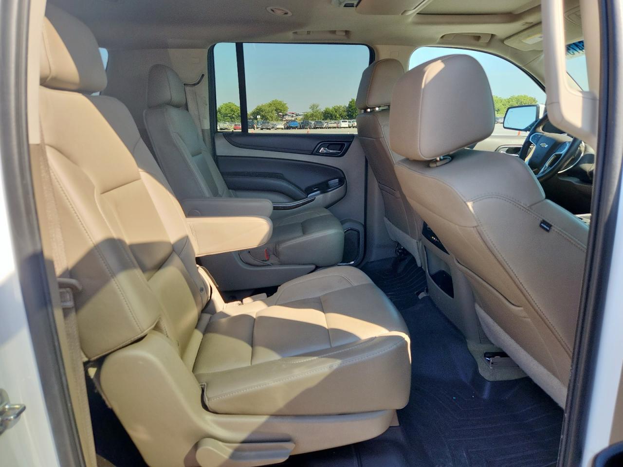 2016 CHEVROLET Suburban