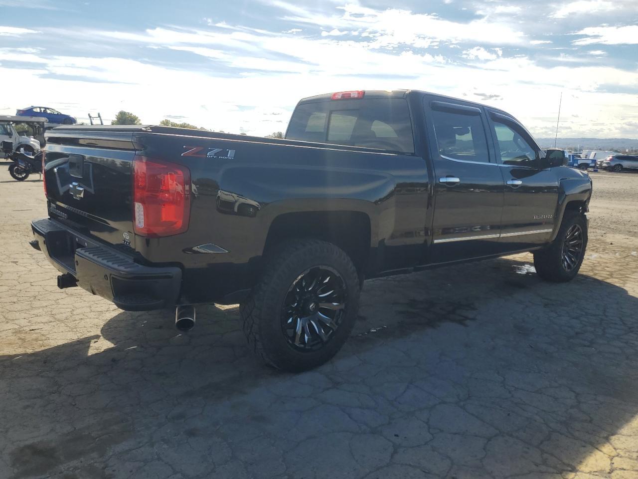 2018 CHEVROLET Silverado