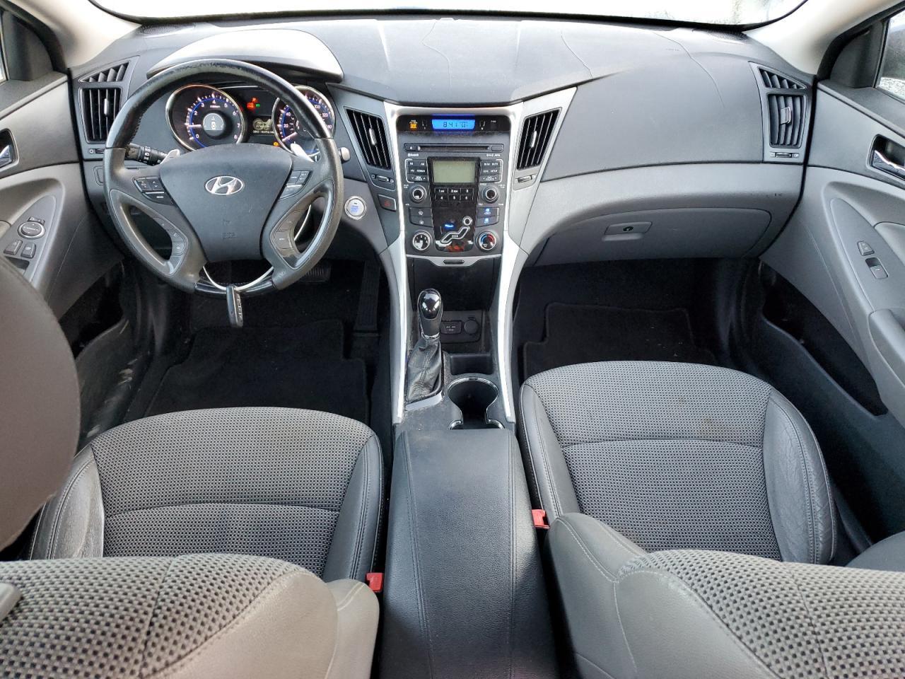 2011 HYUNDAI SONATA