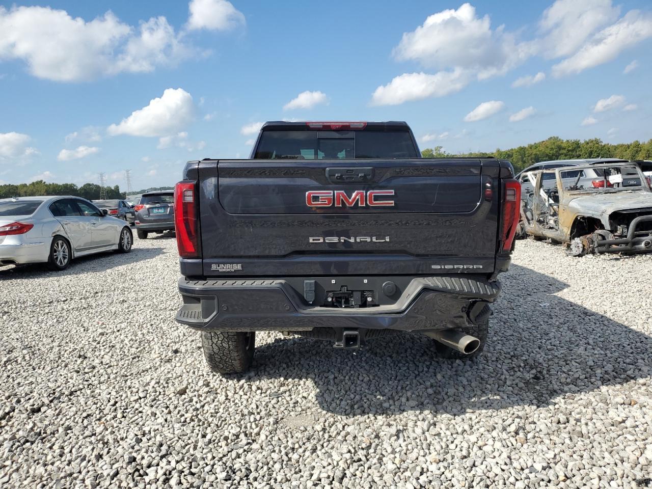 2024 GMC Sierra