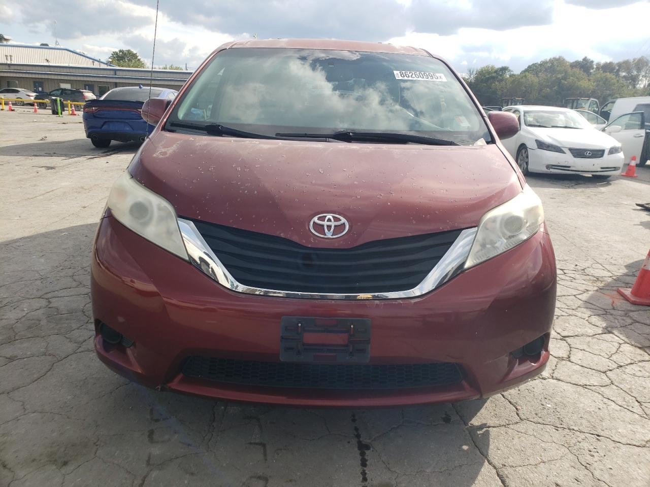 2012 TOYOTA SIENNA