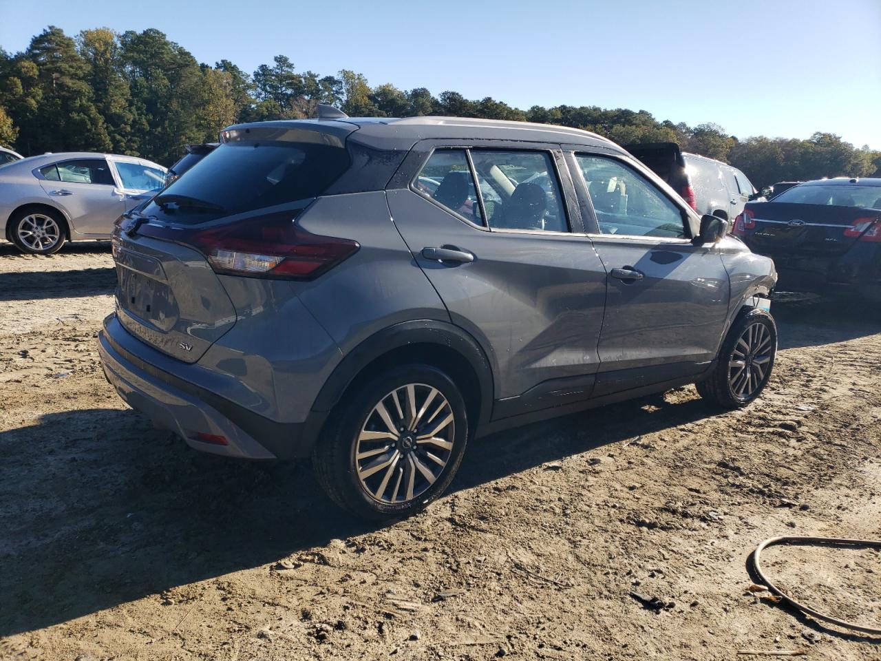 2022 NISSAN KICKS