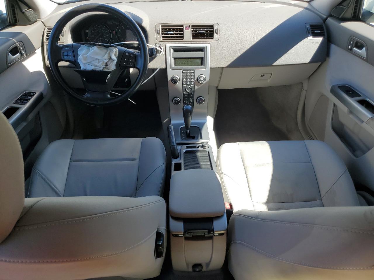 2009 VOLVO V50