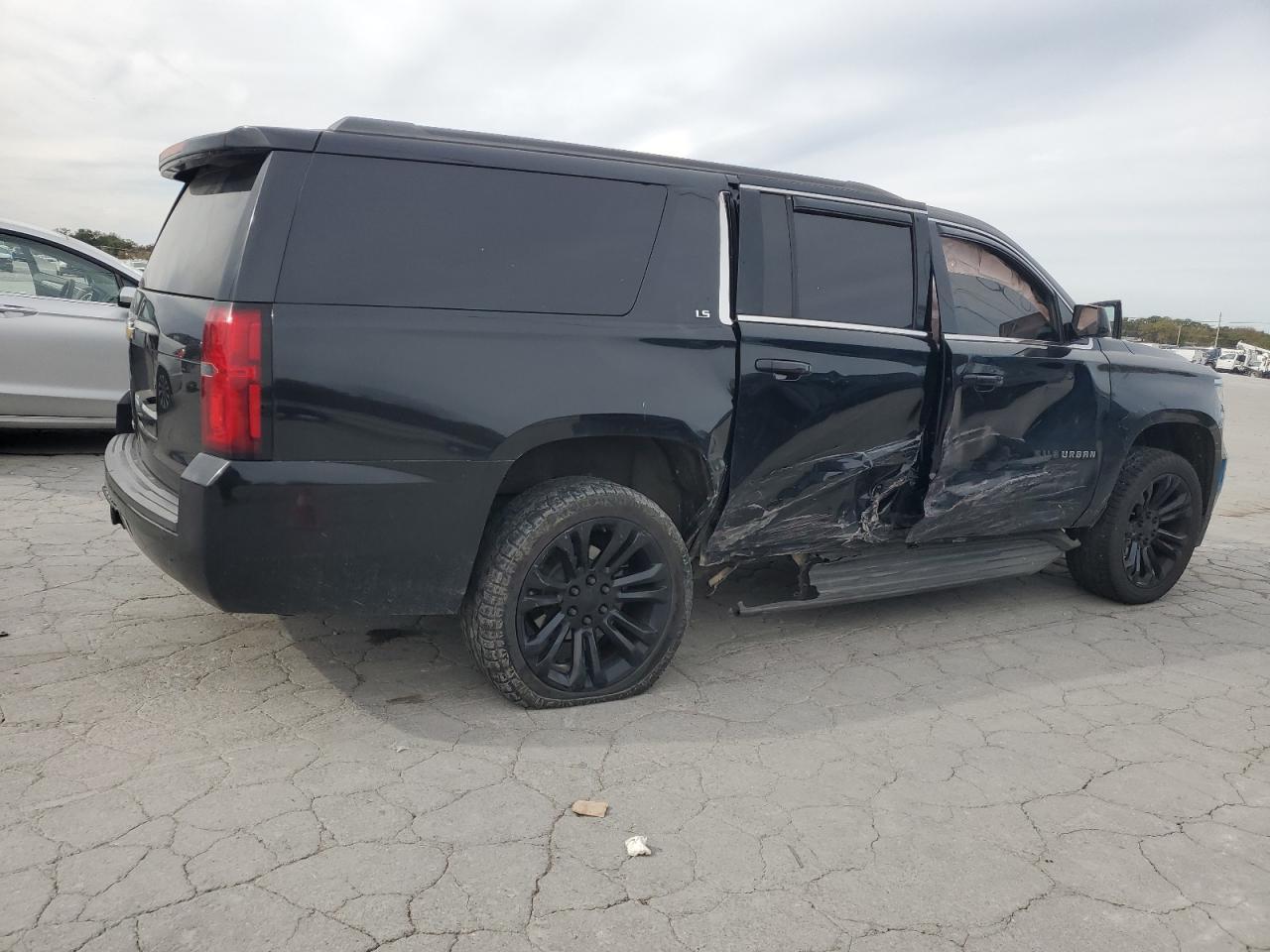 2016 CHEVROLET Suburban