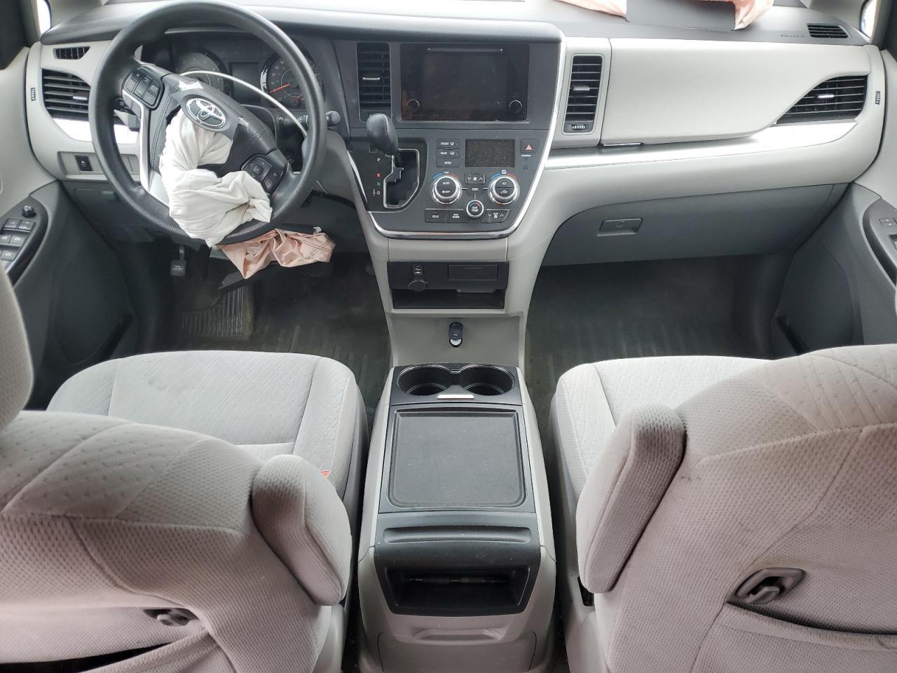 2016 TOYOTA SIENNA